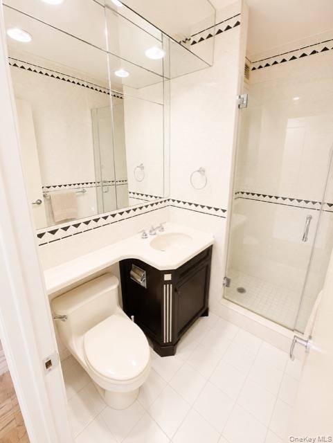 26910 Grand Central Parkway 19o Property Photo 12