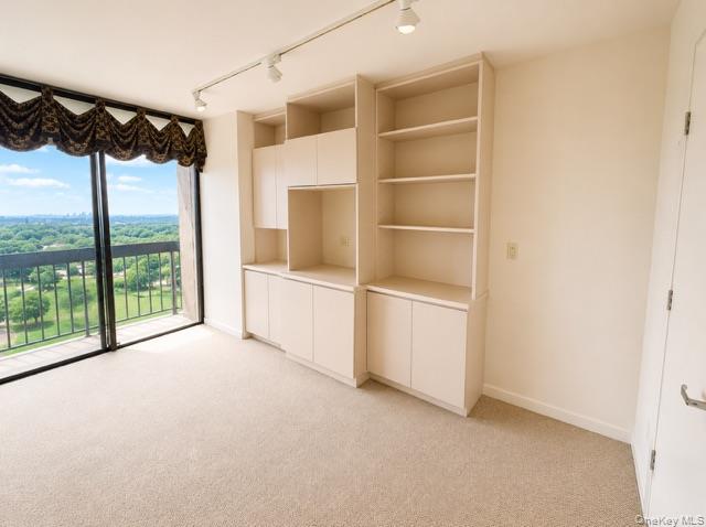 26910 Grand Central Parkway 19o Property Photo 14