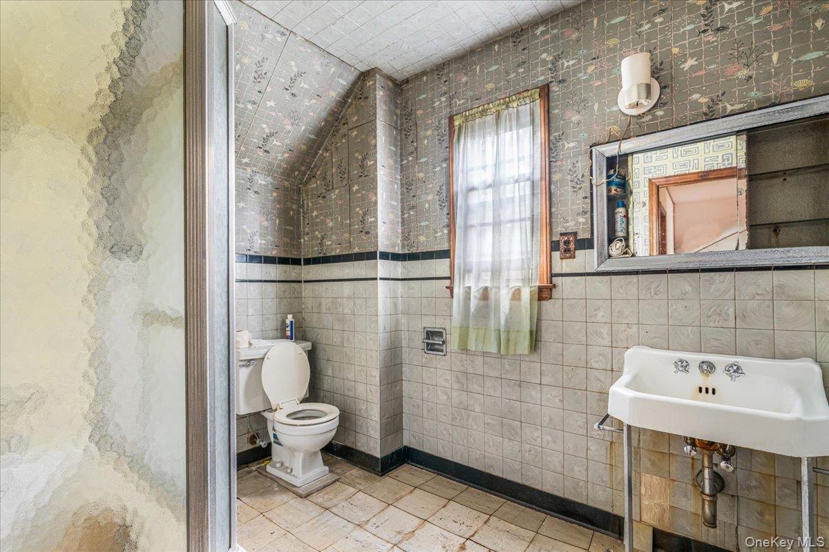 55 Andrews Avenue Property Photo 15