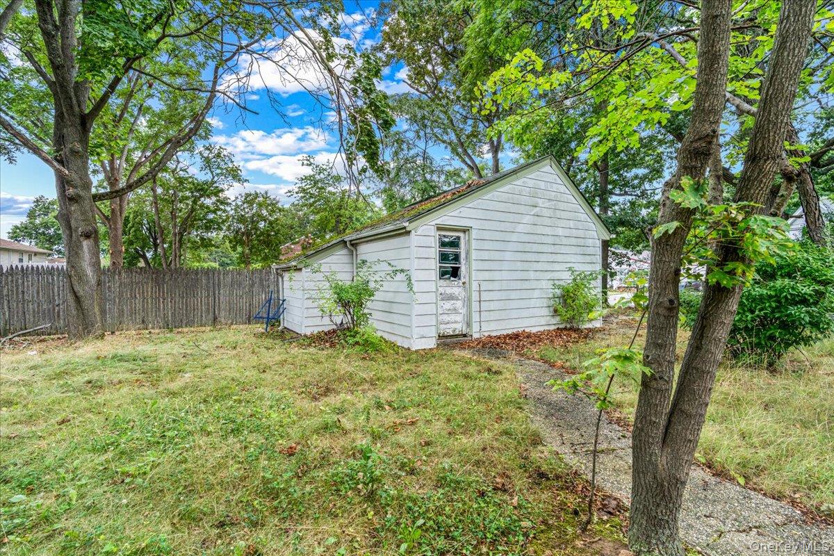 55 Andrews Avenue Property Photo 22