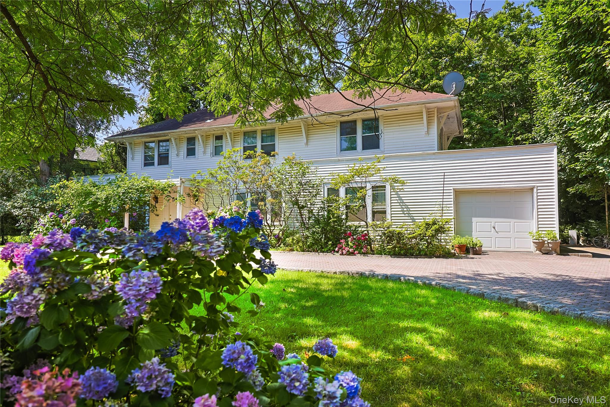 14 Clover Drive Property Photo 2