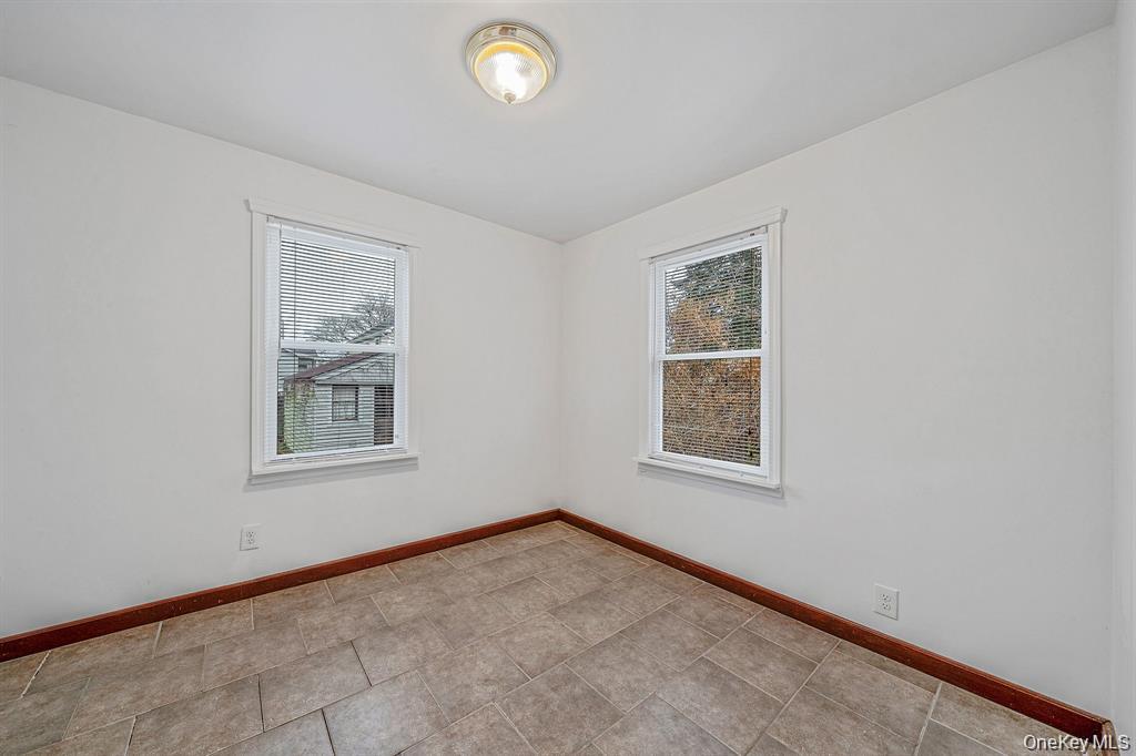 8 Eastern Concourse Property Photo 5