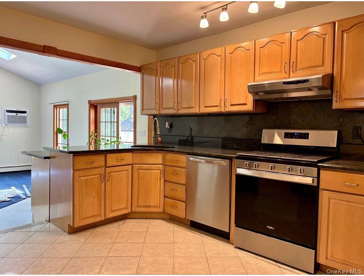 17 Alex Lane Property Photo 10