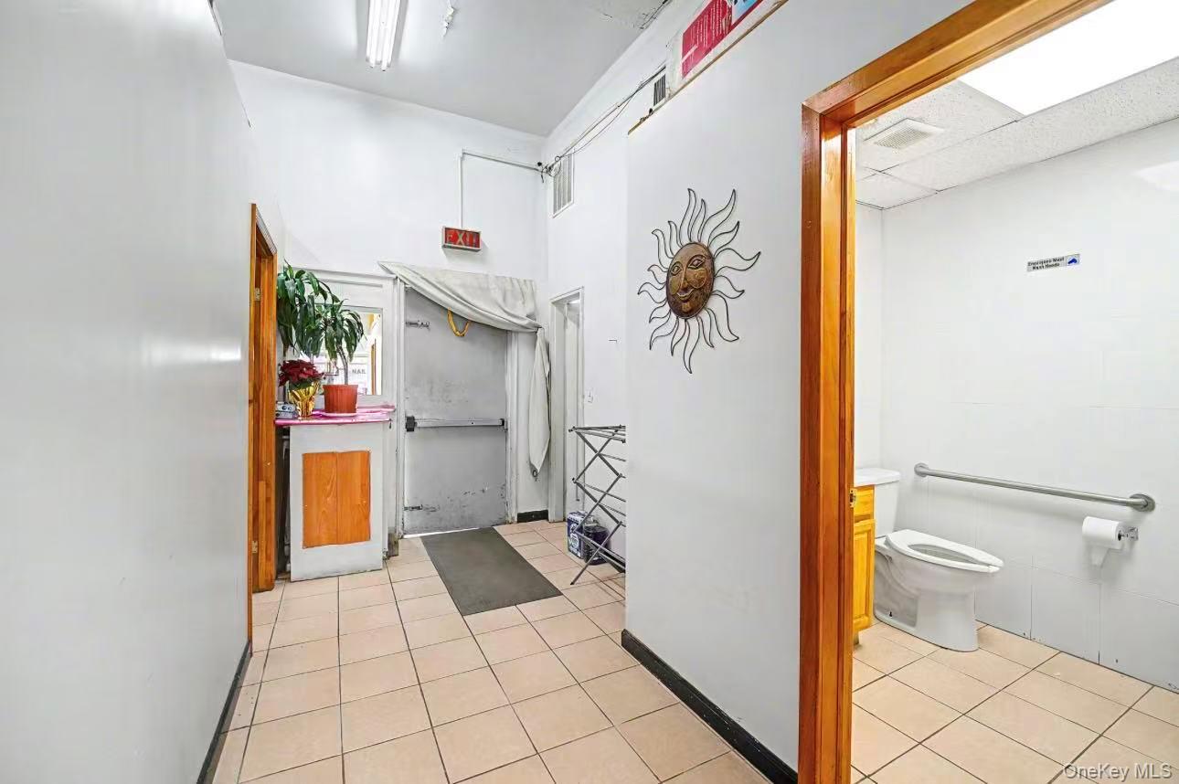 1030528 Property Photo 6