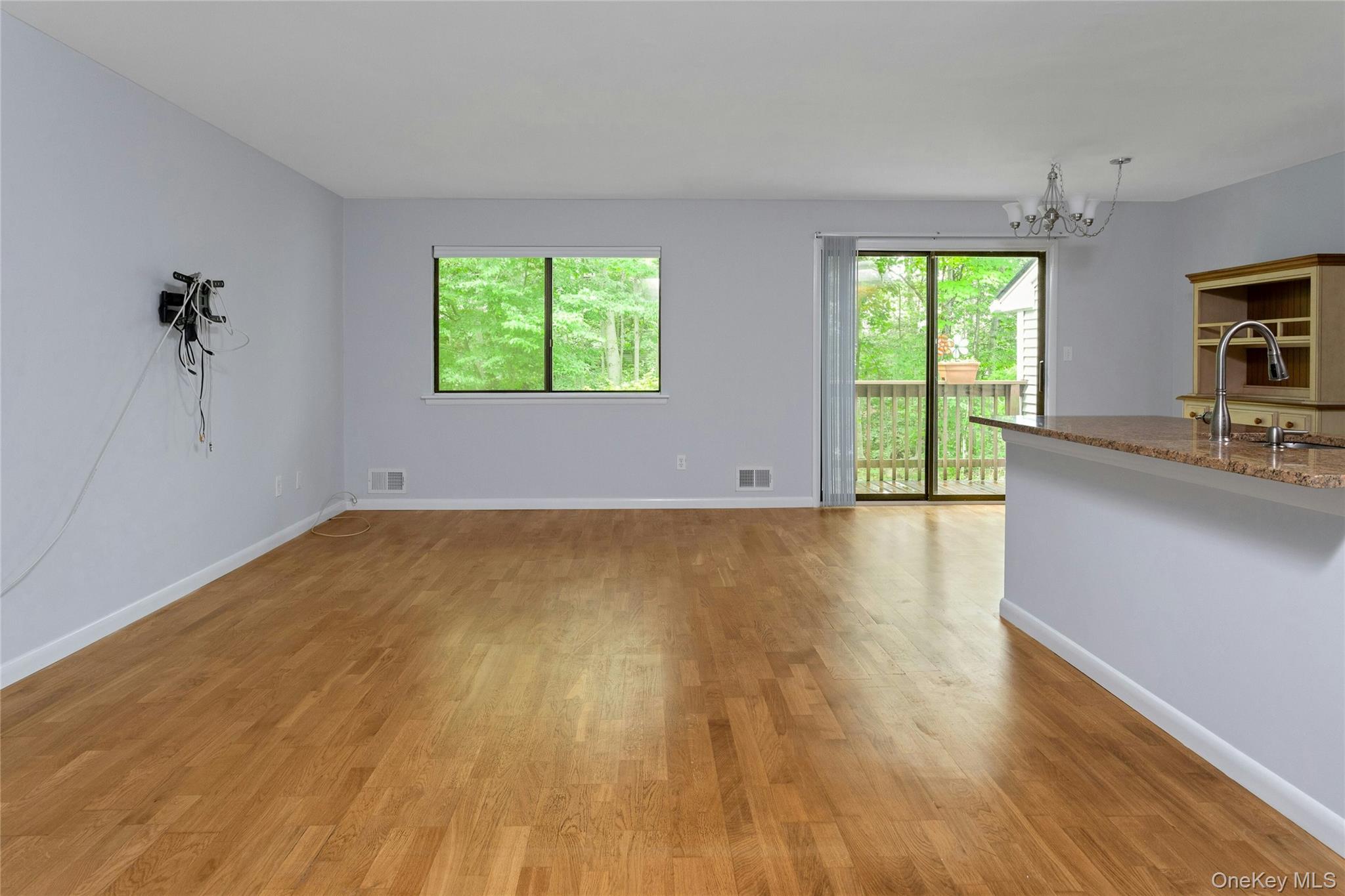 90 Molly Pitcher Lane F Property Photo 10