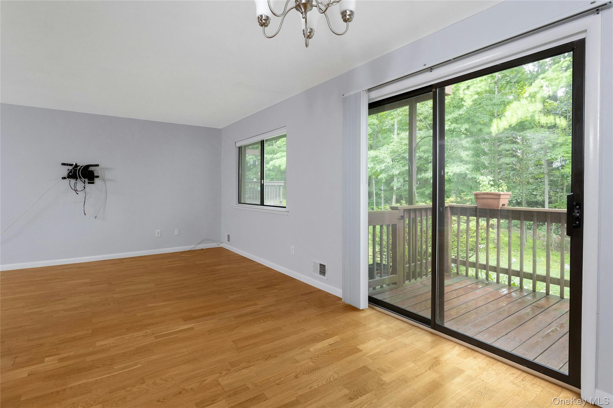 90 Molly Pitcher Lane F Property Photo 11