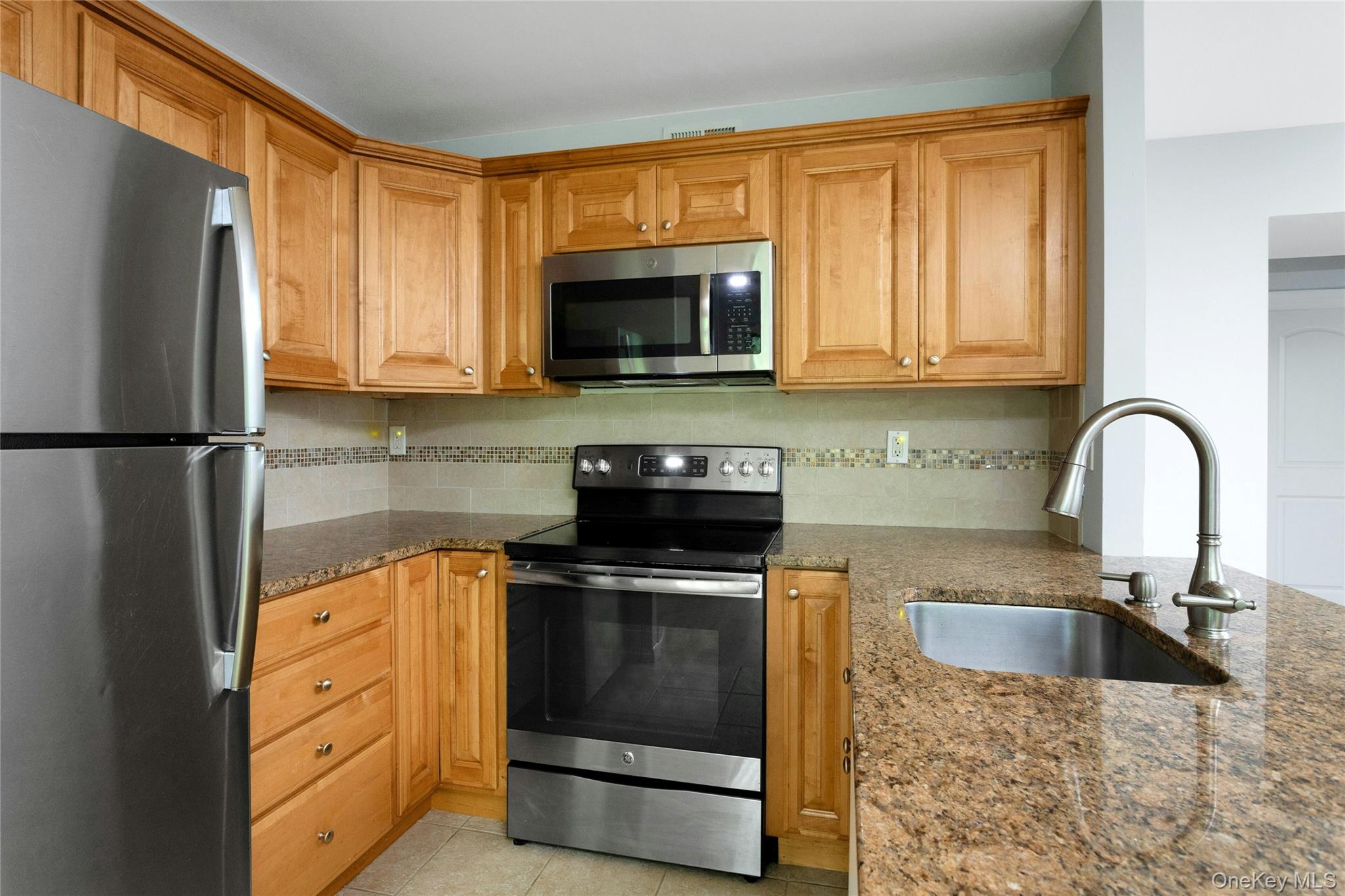 90 Molly Pitcher Lane F Property Photo 12