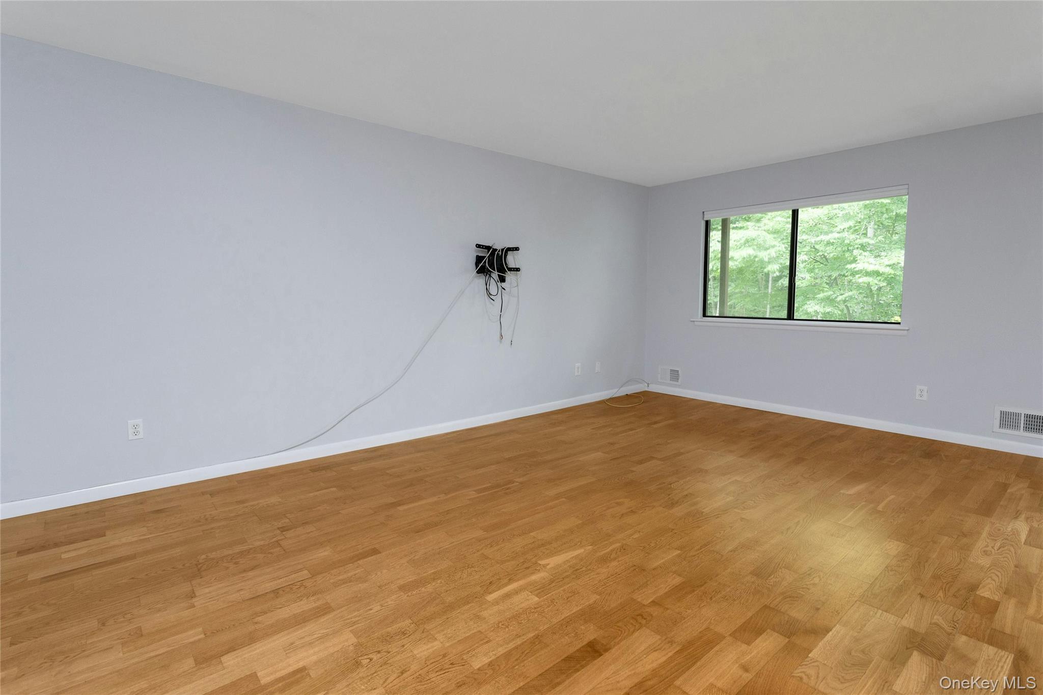 90 Molly Pitcher Lane F Property Photo 14