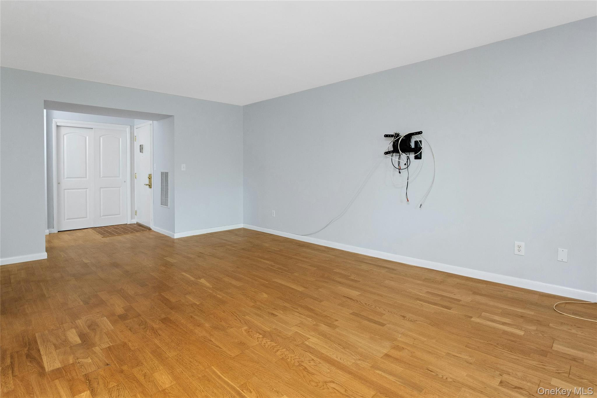 90 Molly Pitcher Lane F Property Photo 15