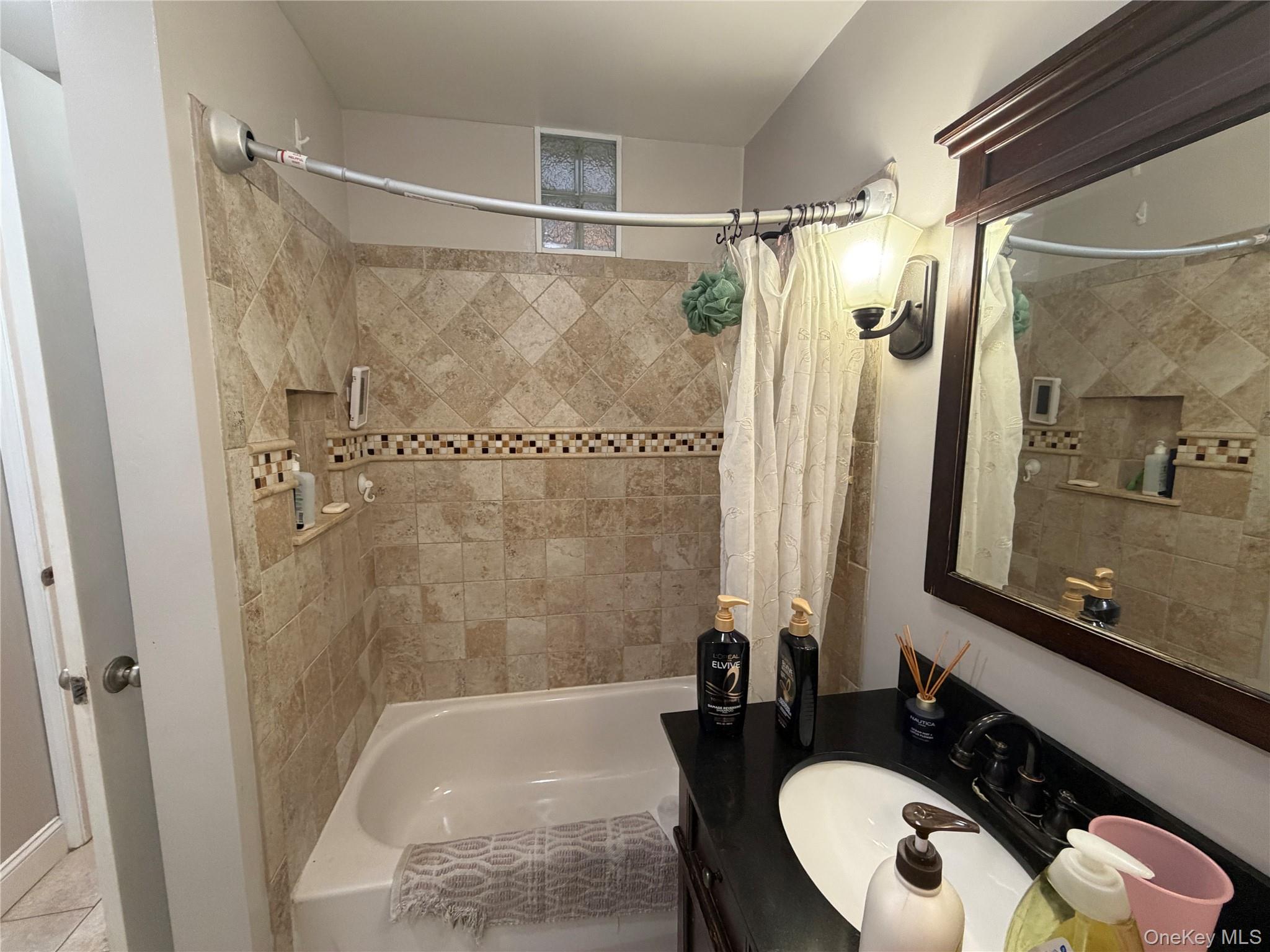 6069 80th Avenue Property Photo 5