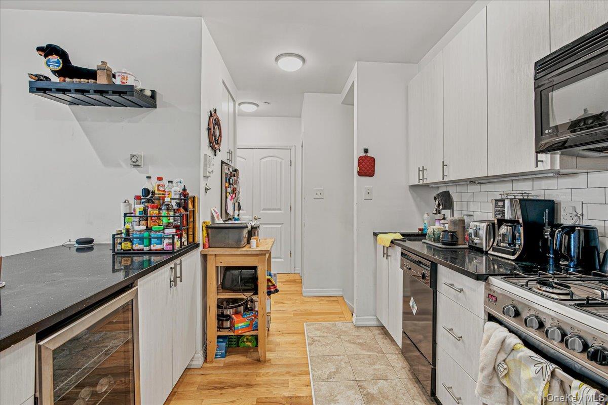 2231 62nd Street 1a Property Photo 6