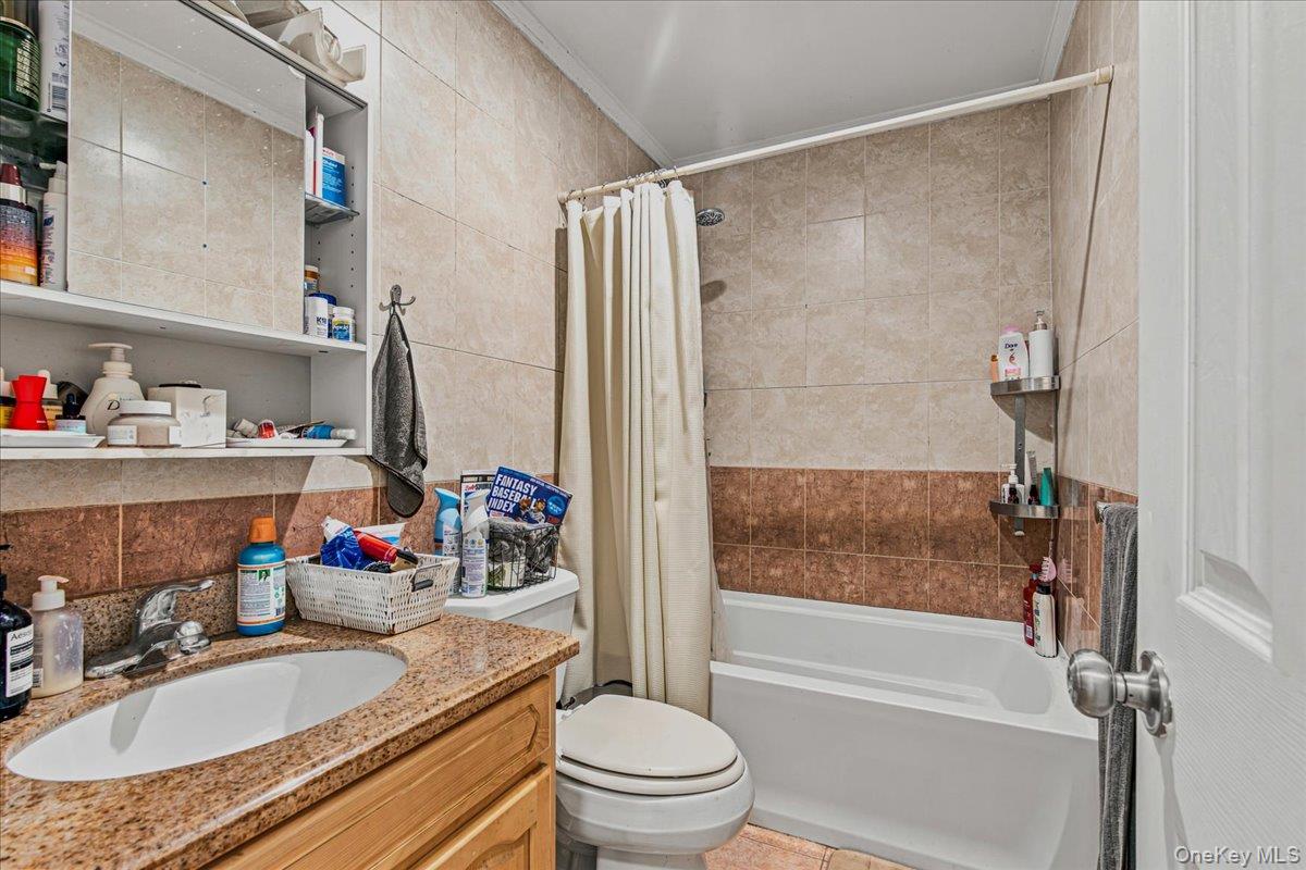 2231 62nd Street 1a Property Photo 7