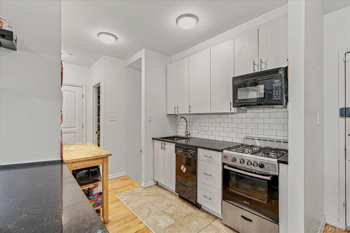 2231 62nd Street 1a Property Photo 5