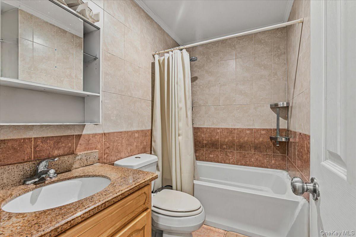2231 62nd Street 1a Property Photo 9