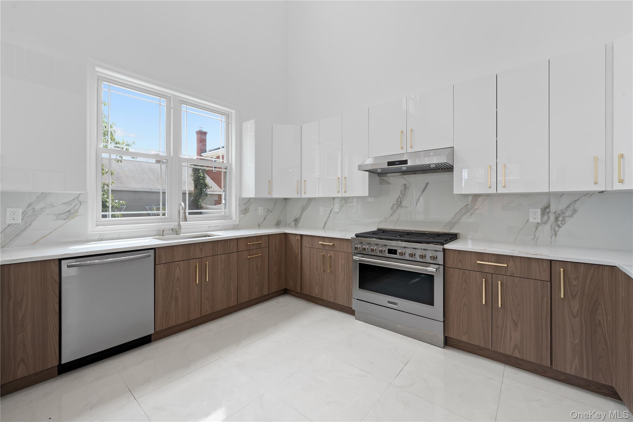 172-12 65th Avenue Property Photo 10