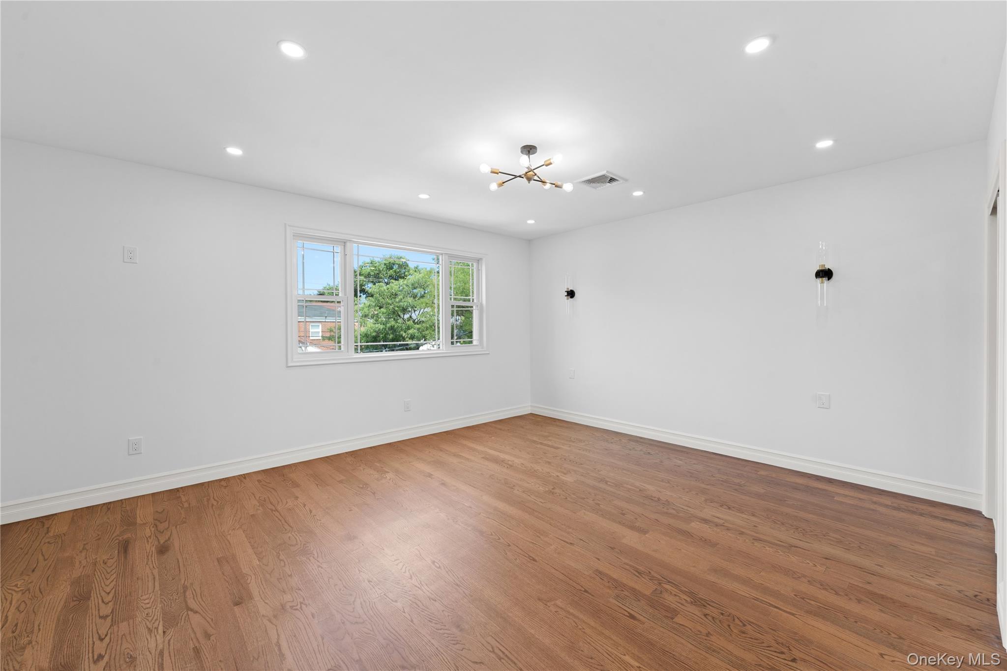 172-12 65th Avenue Property Photo 14