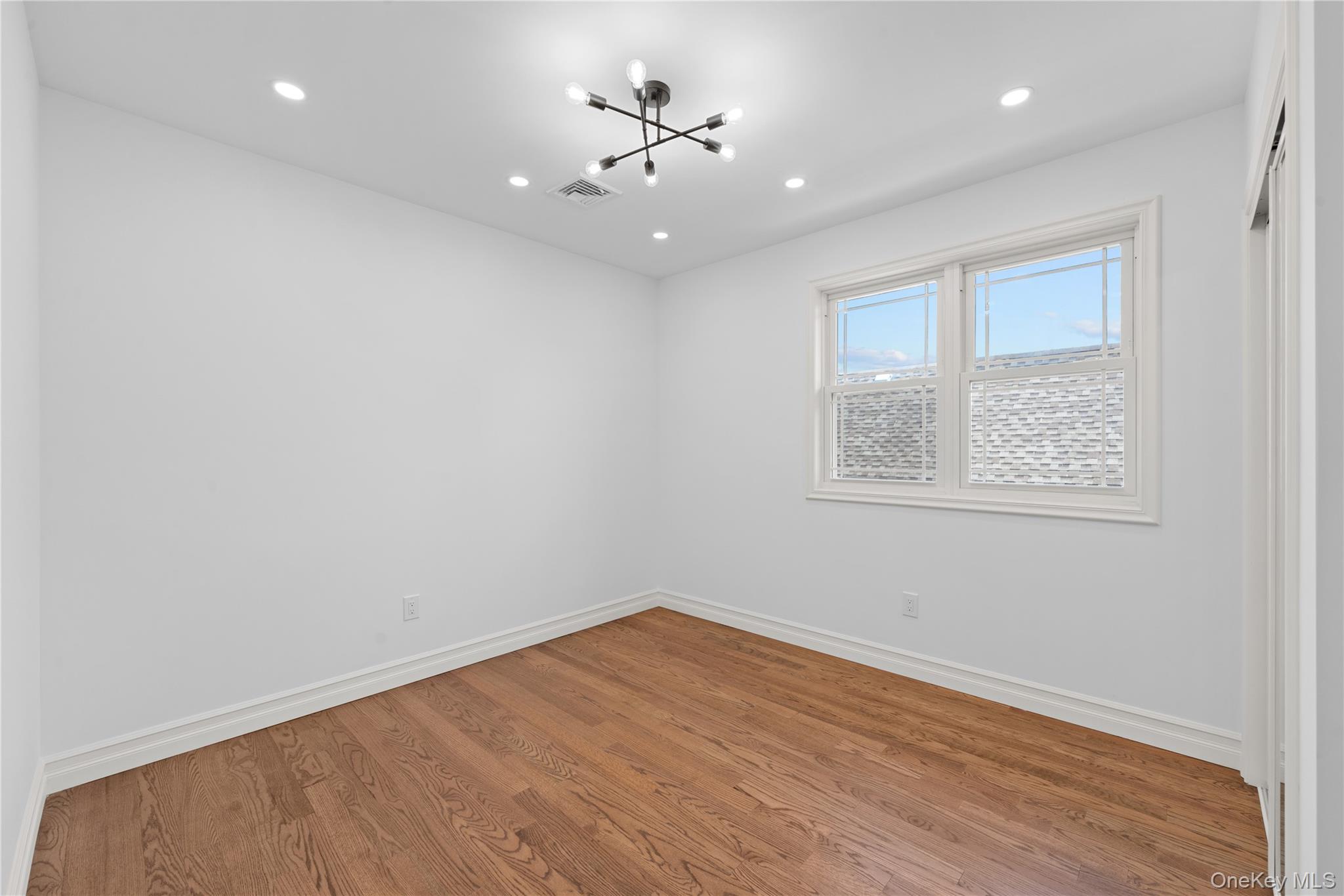 172-12 65th Avenue Property Photo 21