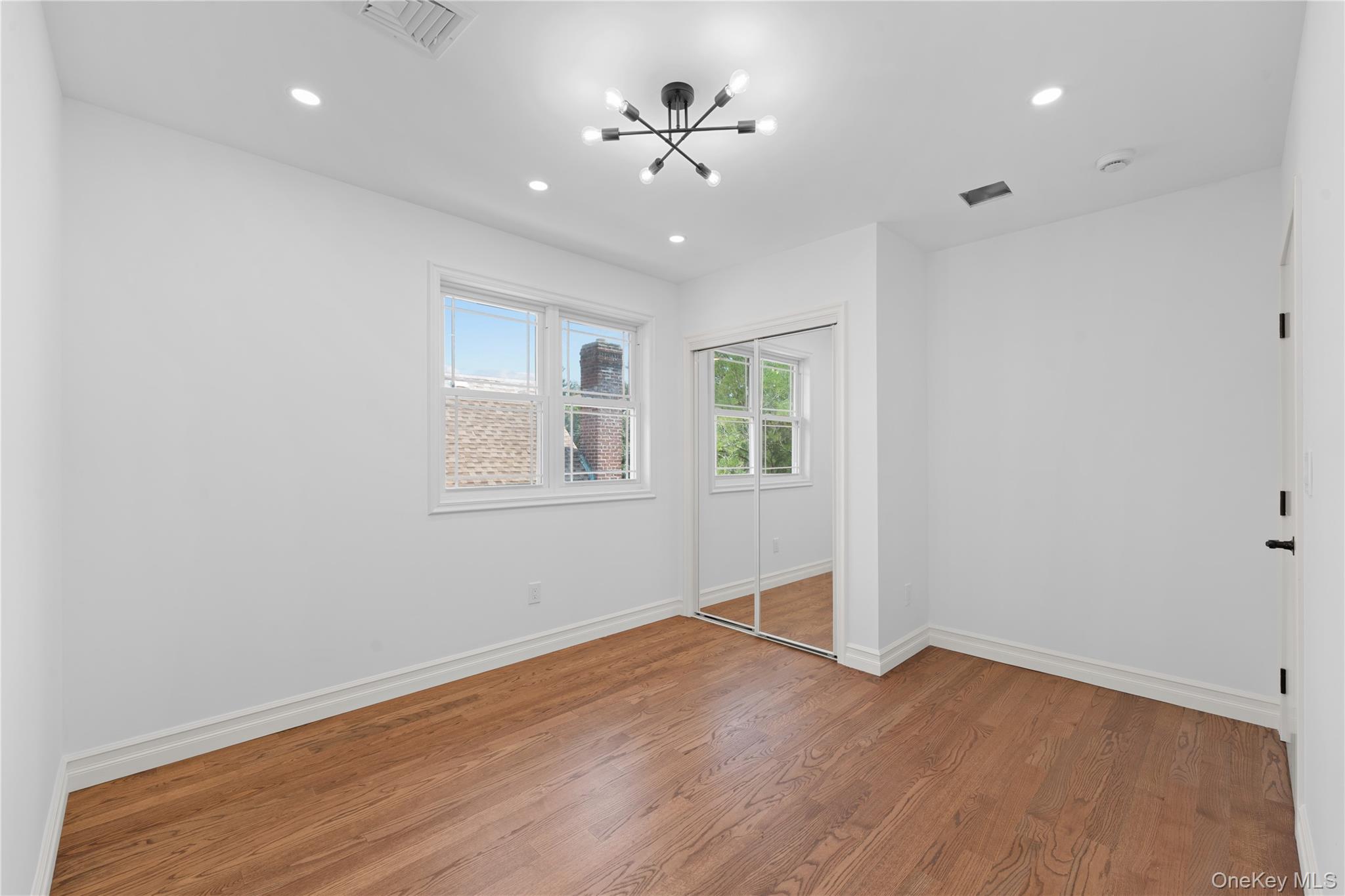 172-12 65th Avenue Property Photo 22