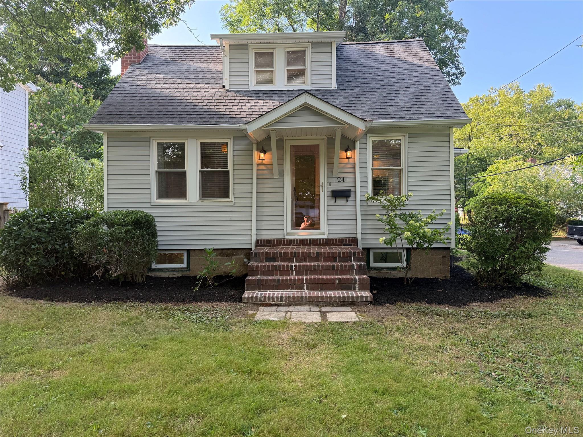 24 8th Avenue Property Photo 1