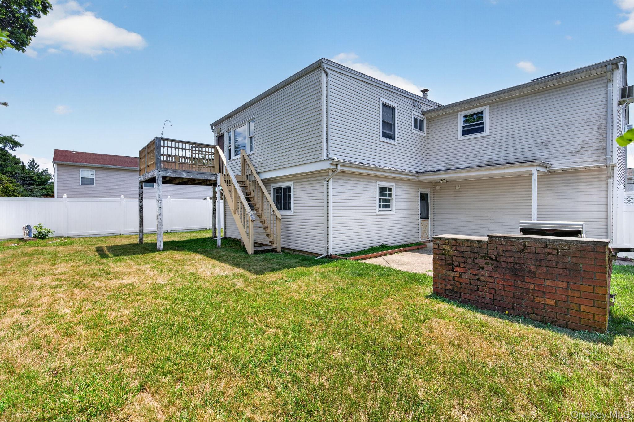 138 Spring Street Property Photo 5