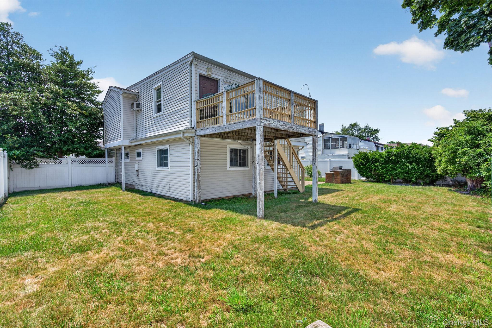138 Spring Street Property Photo 7