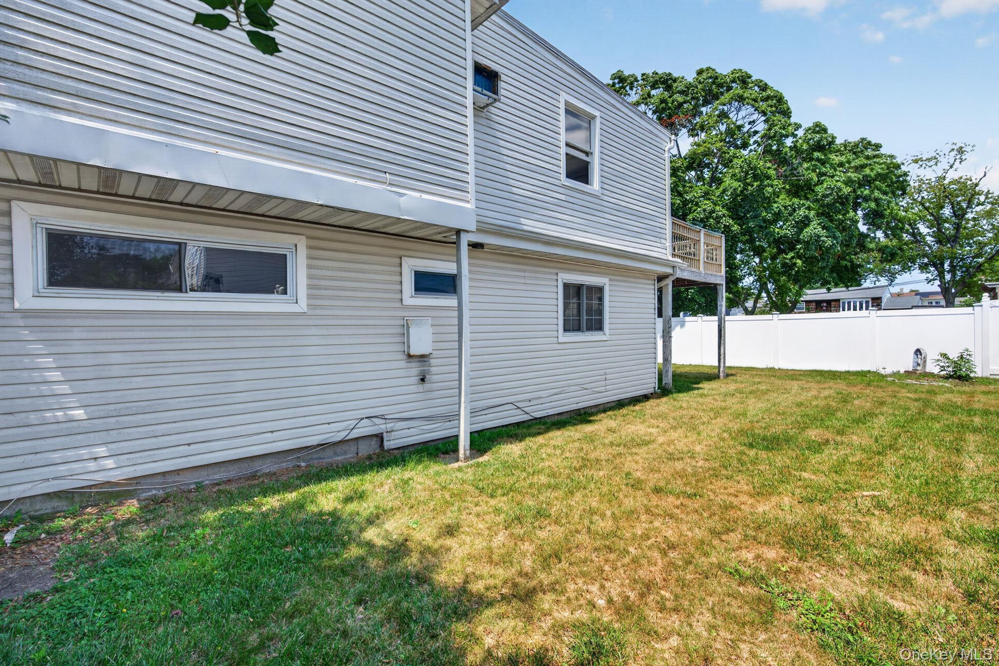 138 Spring Street Property Photo 8