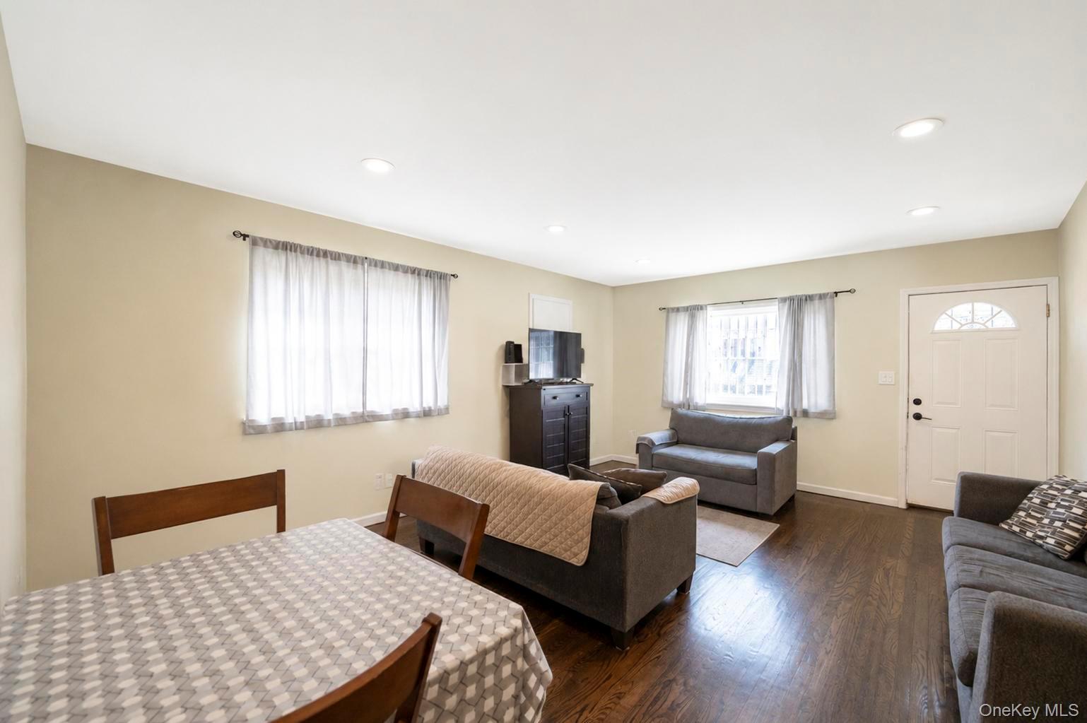 10469 Springfield Boulevard Property Photo 12