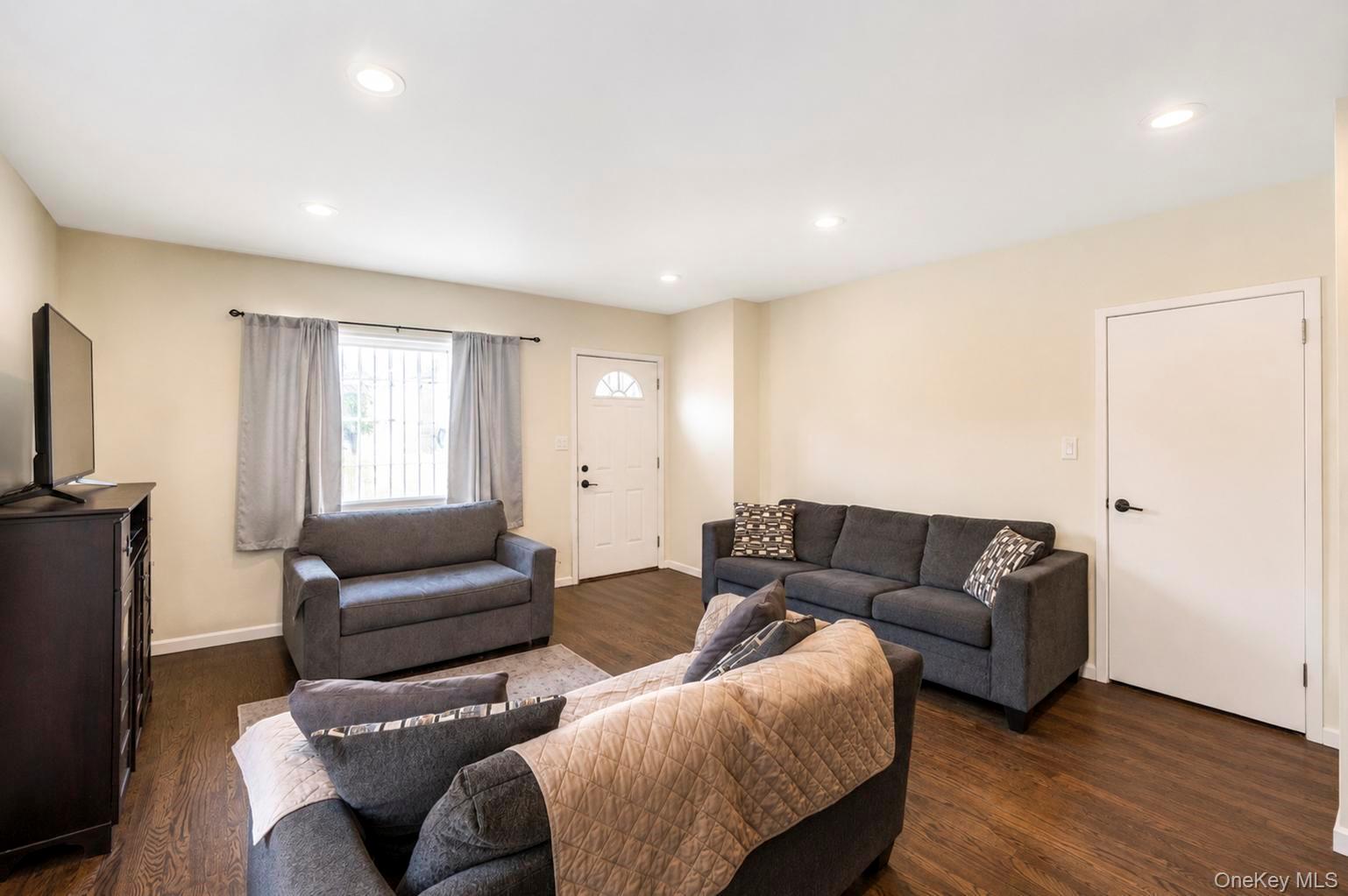 10469 Springfield Boulevard Property Photo 15