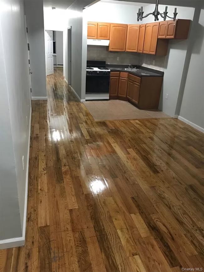 511 E 183rd Street Property Photo 4
