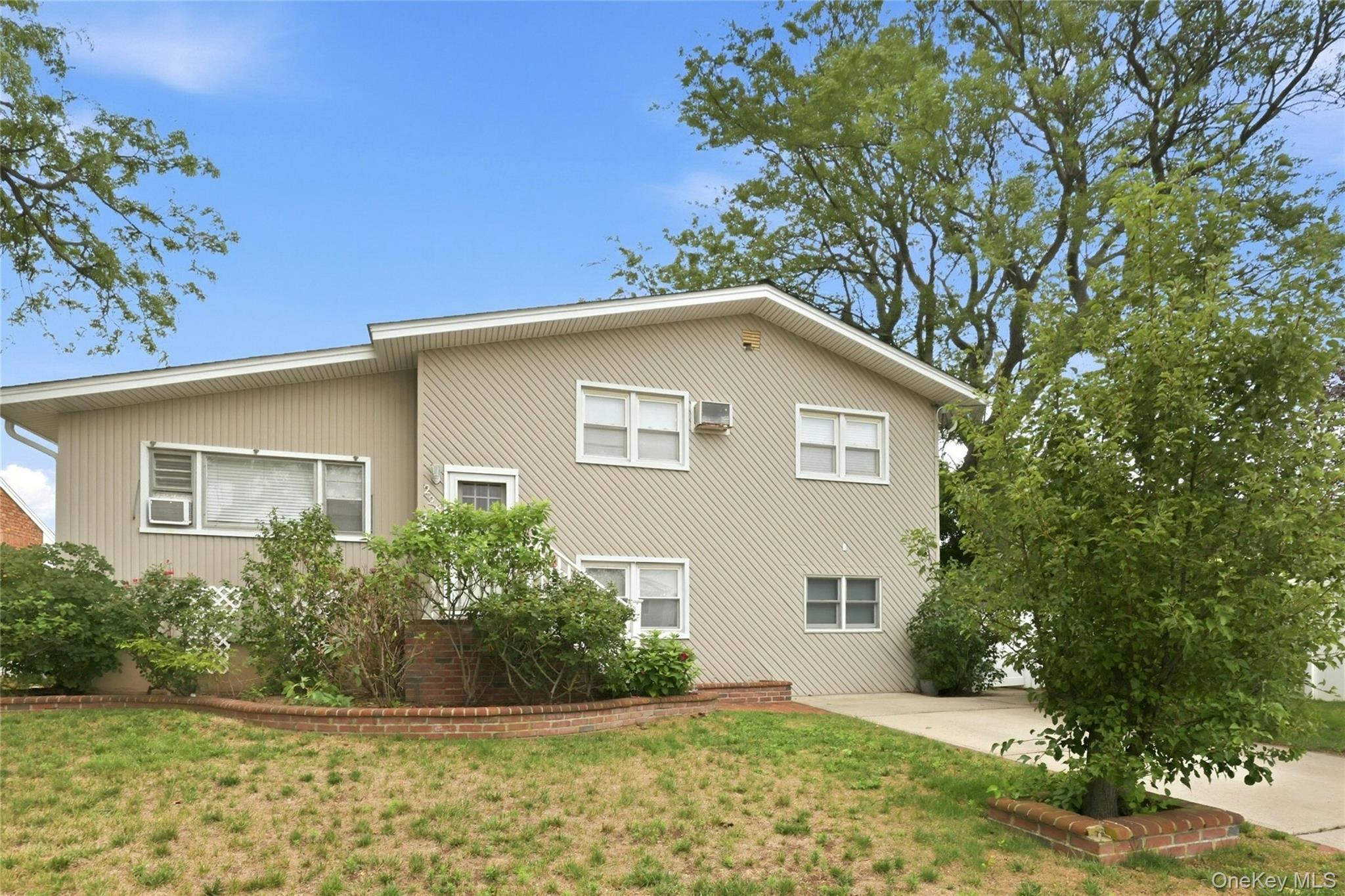 228 Island Parkway Property Photo 2