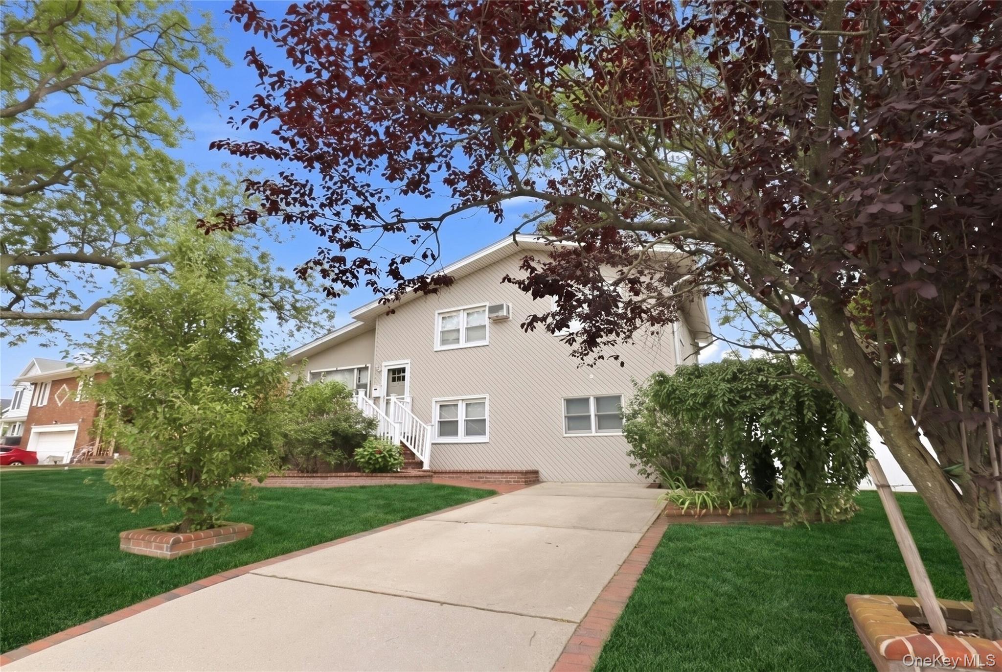 228 Island Parkway Property Photo 3
