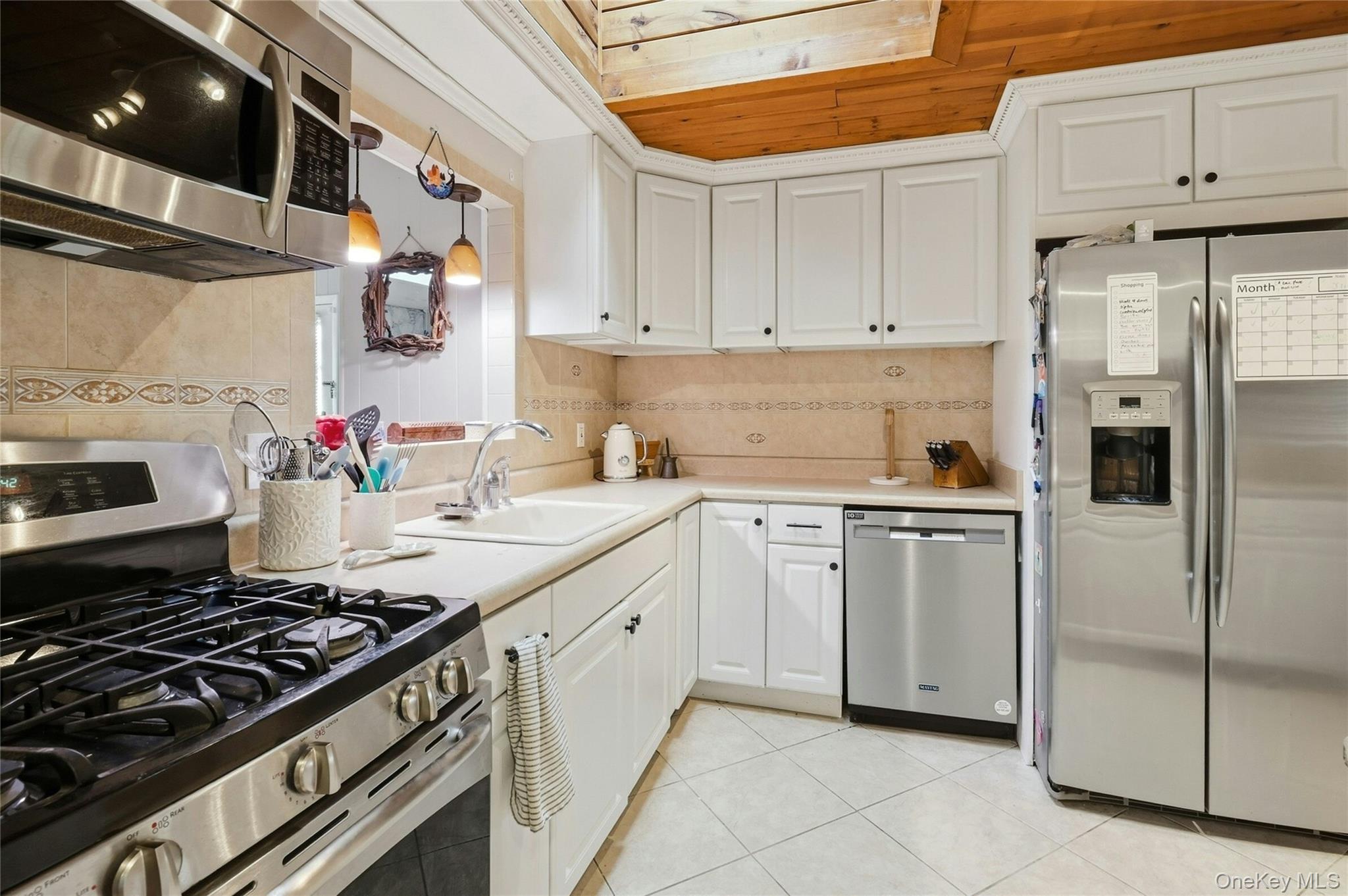 228 Island Parkway Property Photo 8