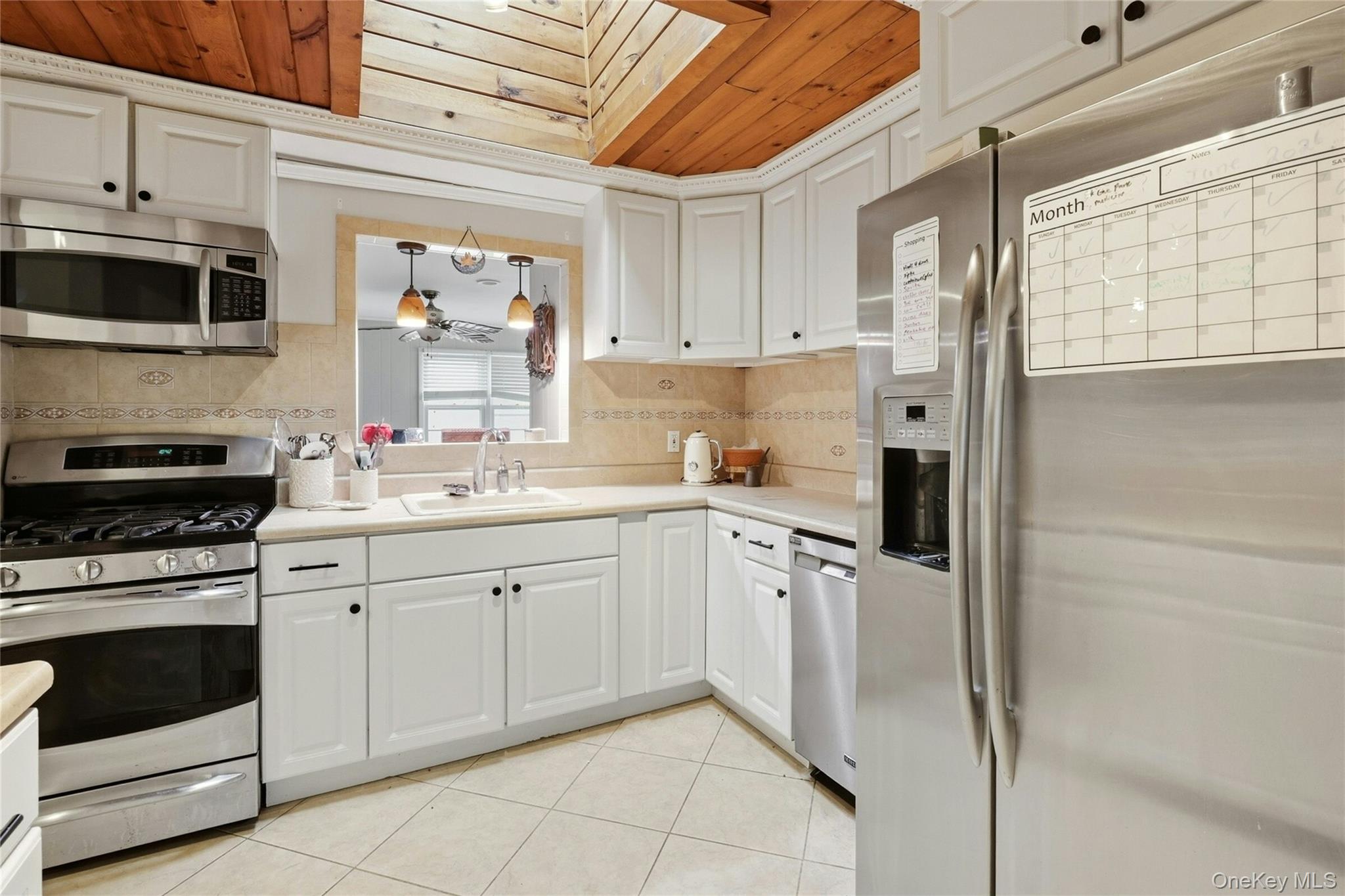228 Island Parkway Property Photo 9