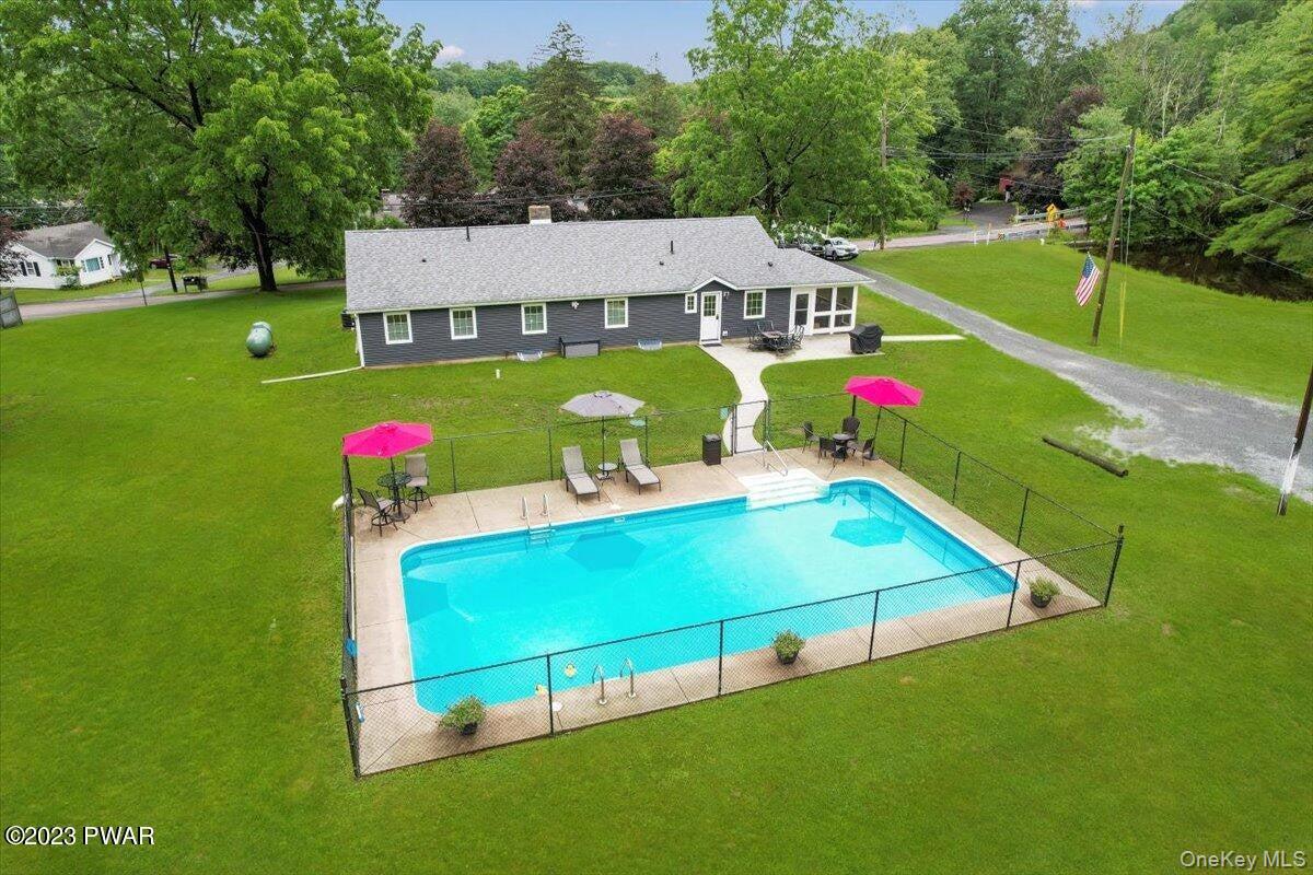 108 Bluestone Blvd Property Photo 41