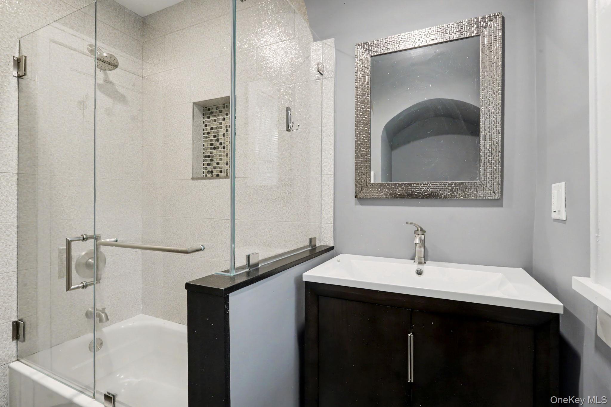 82 Douglas Road B Property Photo 9
