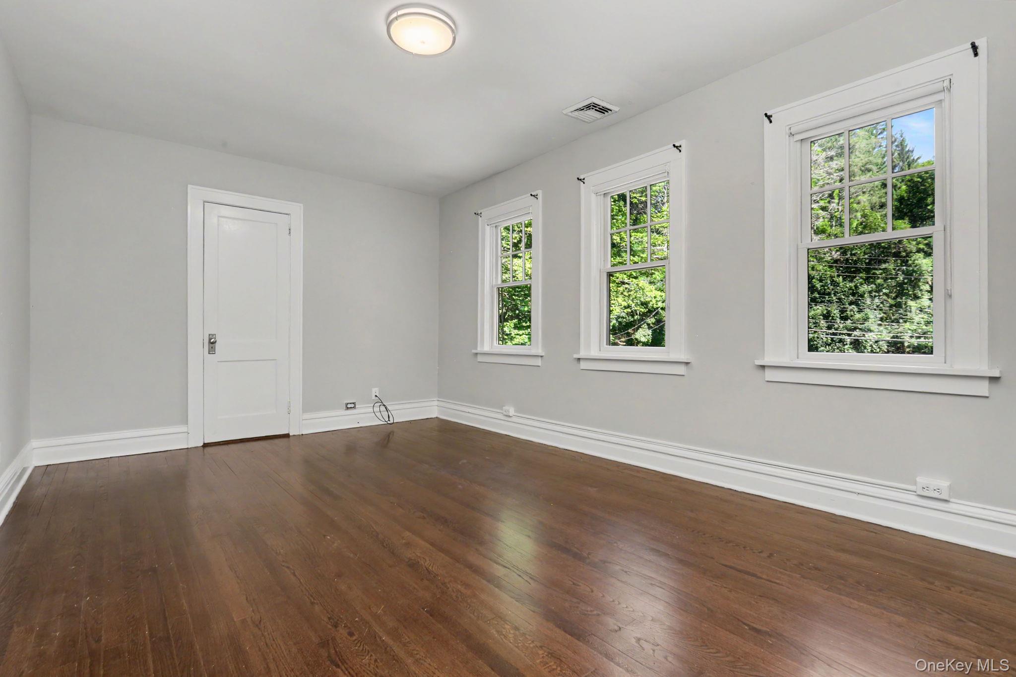 82 Douglas Road B Property Photo 12