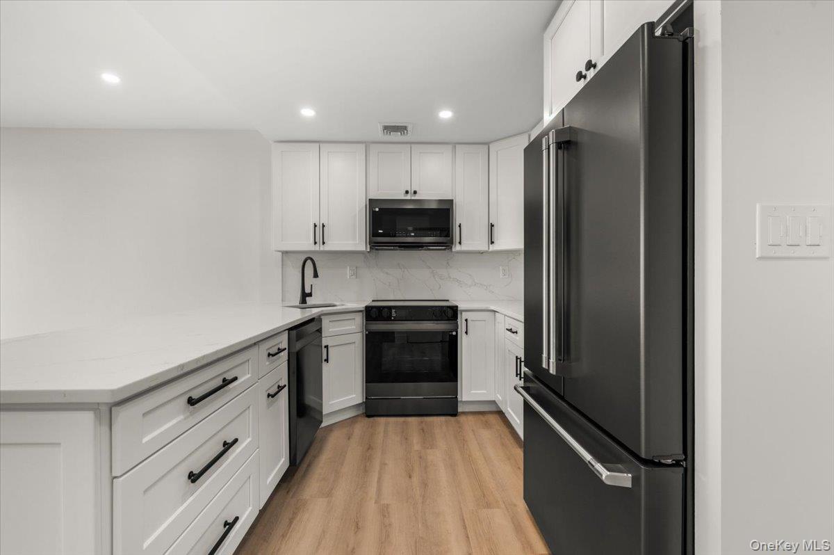 100 Broadway 4t Property Photo 2