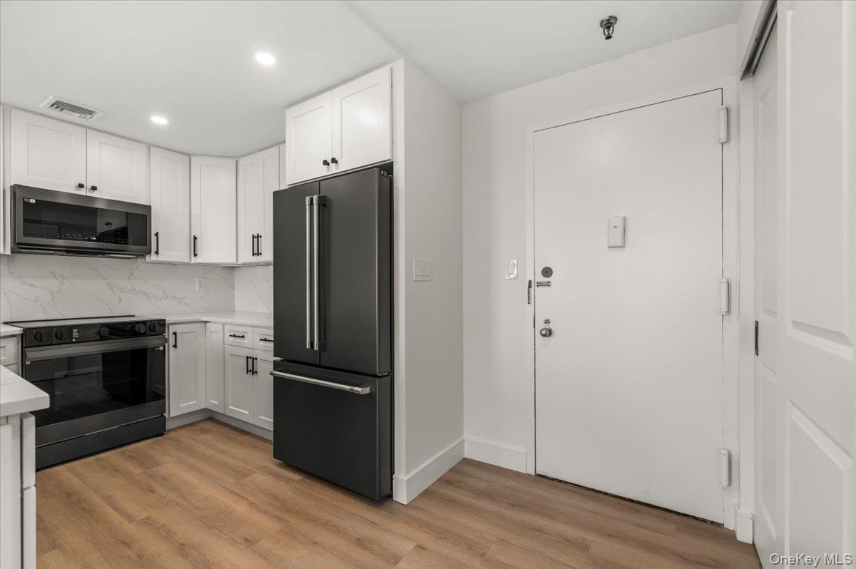 100 Broadway 4t Property Photo 4