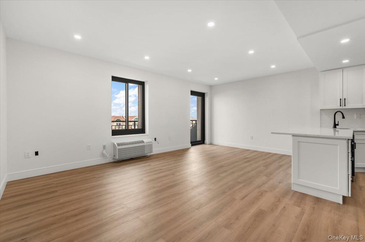 100 Broadway 4t Property Photo 8