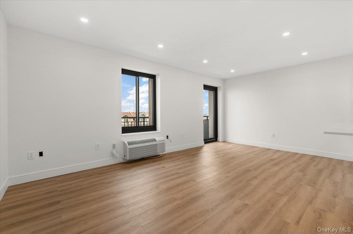100 Broadway 4t Property Photo 9