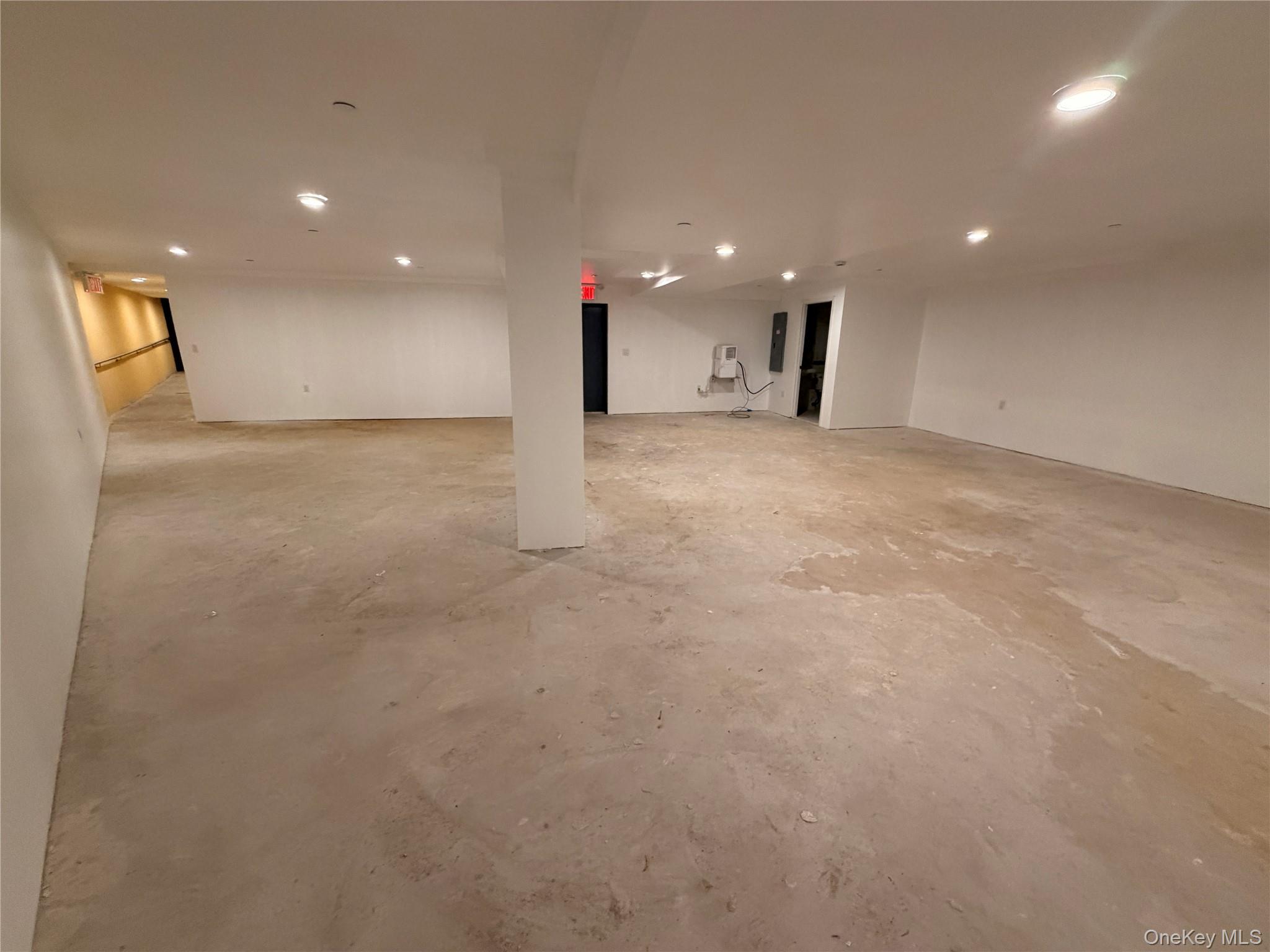 8713 Homelawn Street Property Photo 5