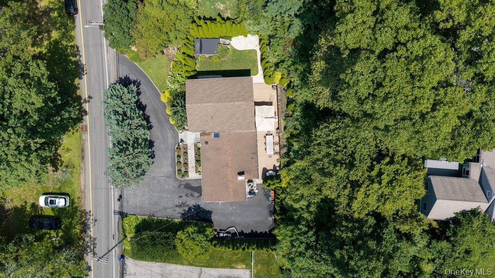 457 Pinebrook Boulevard Property Photo 4