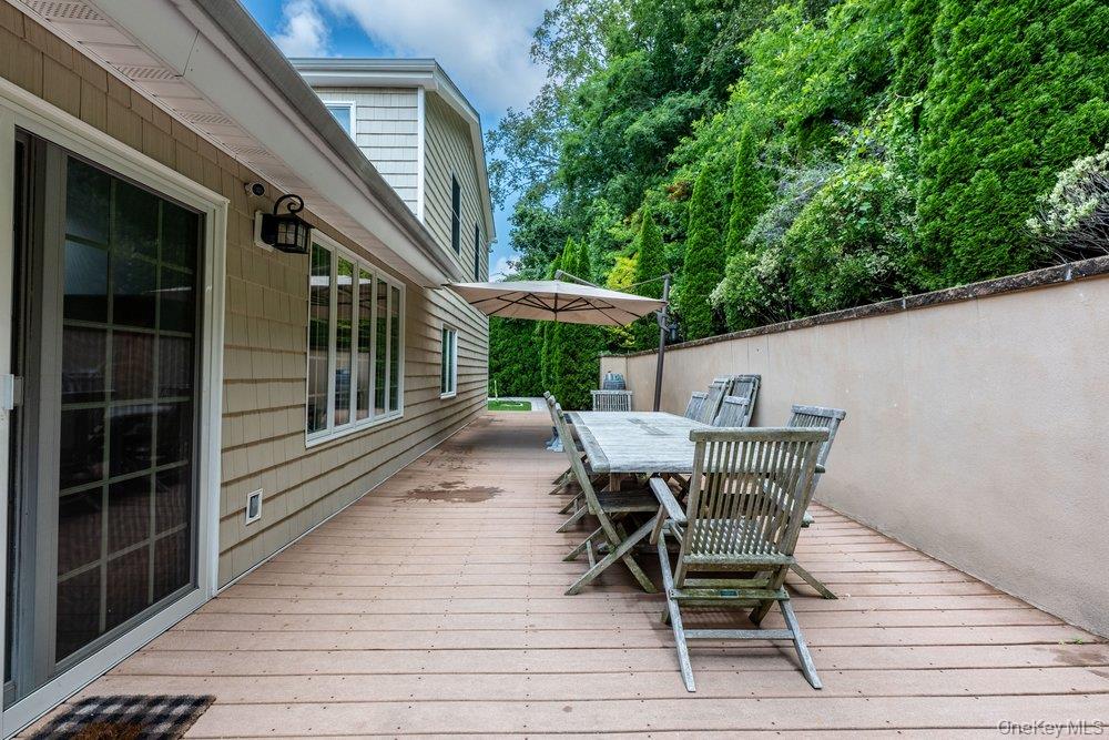 457 Pinebrook Boulevard Property Photo 22