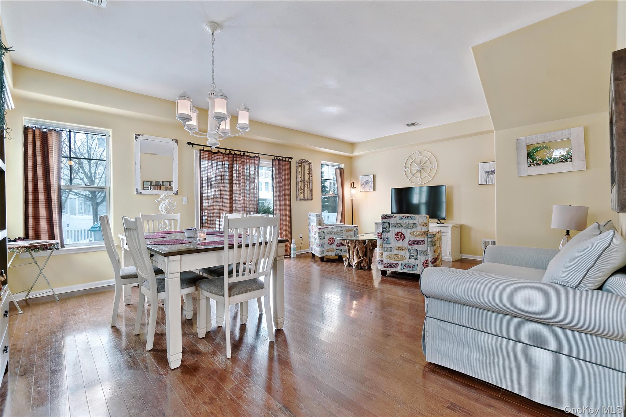 6428 Ocean Avenue Property Photo 3