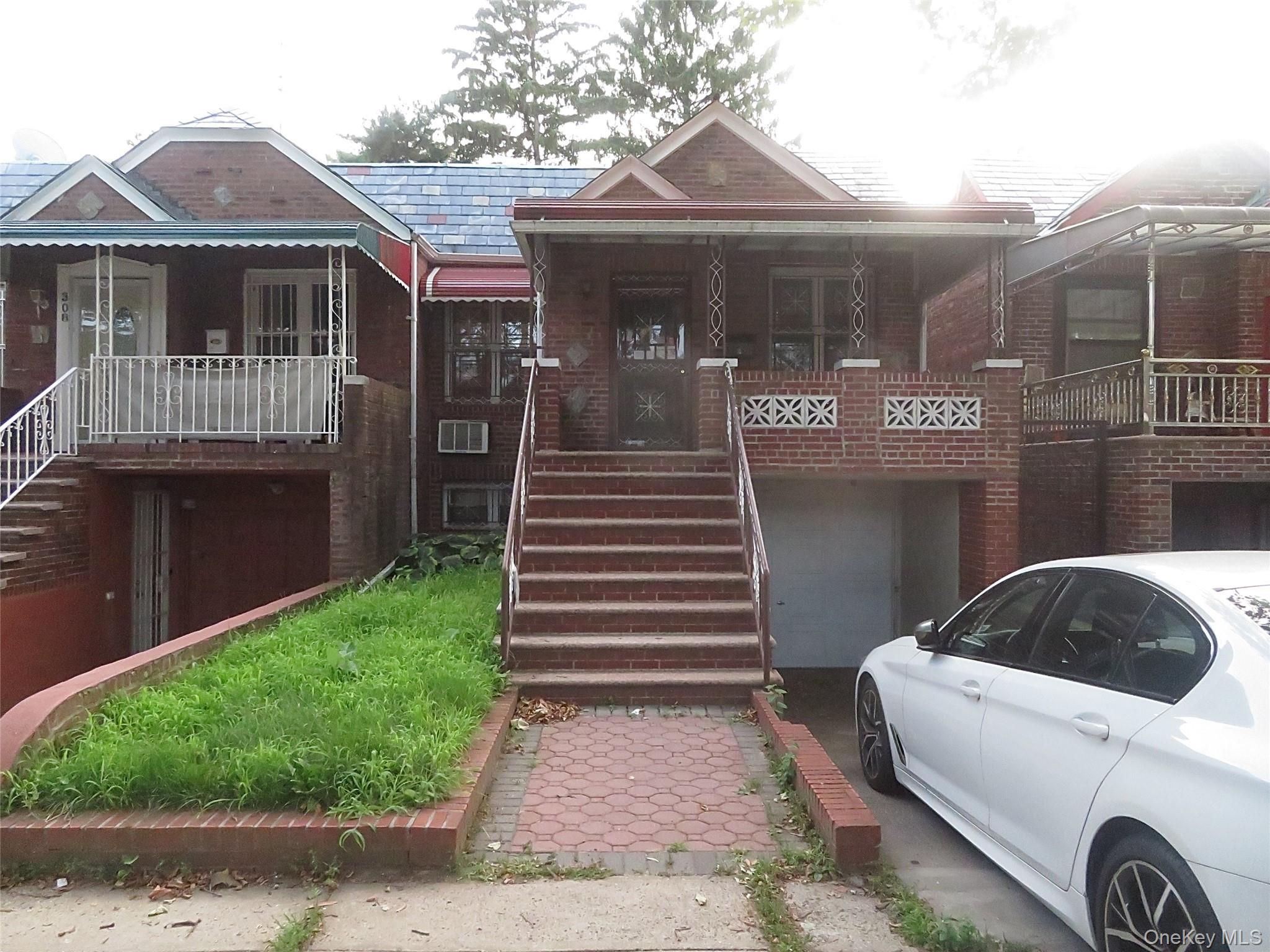 306 E 48th Street Property Photo 1
