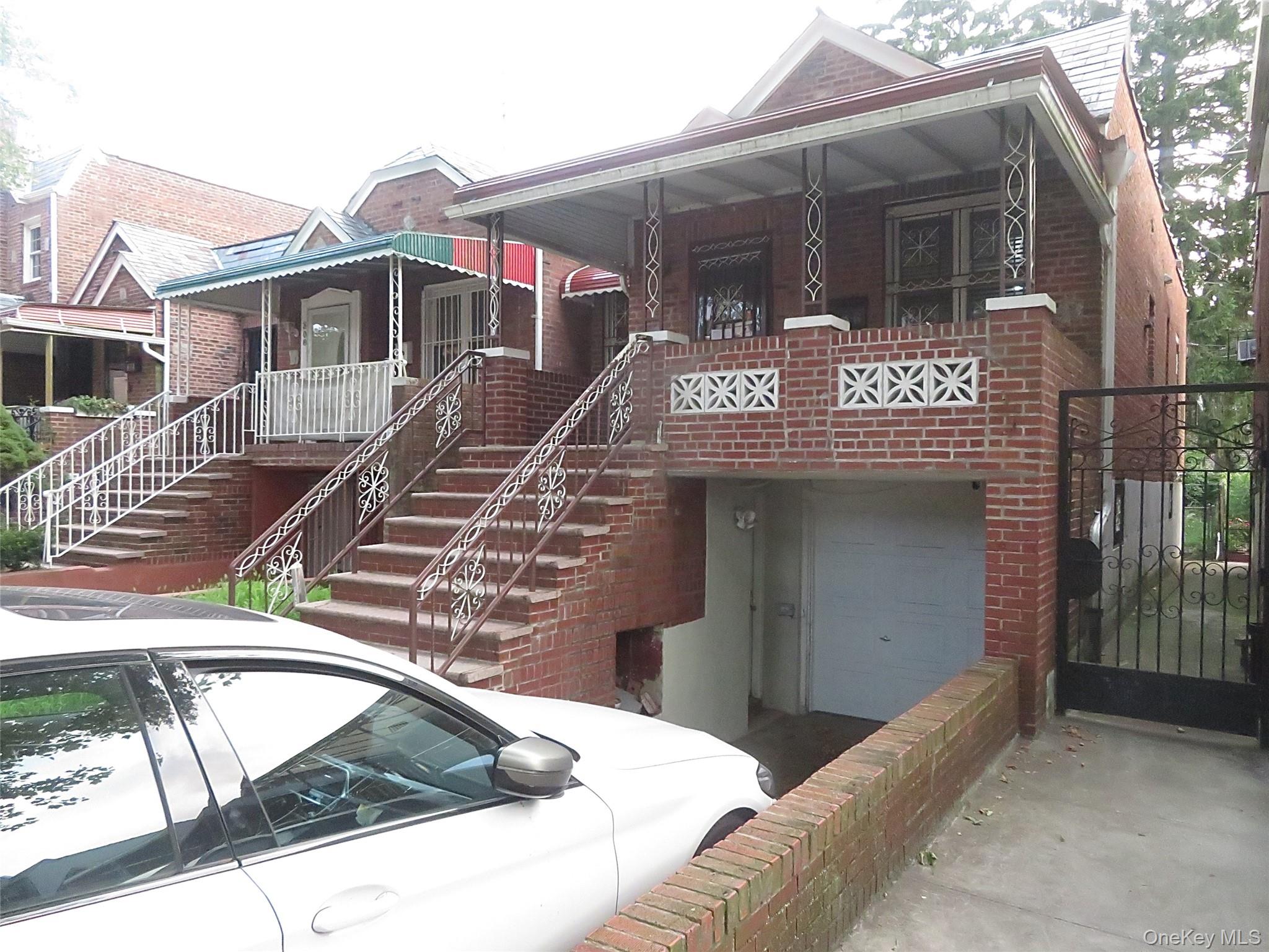 306 E 48th Street Property Photo 2