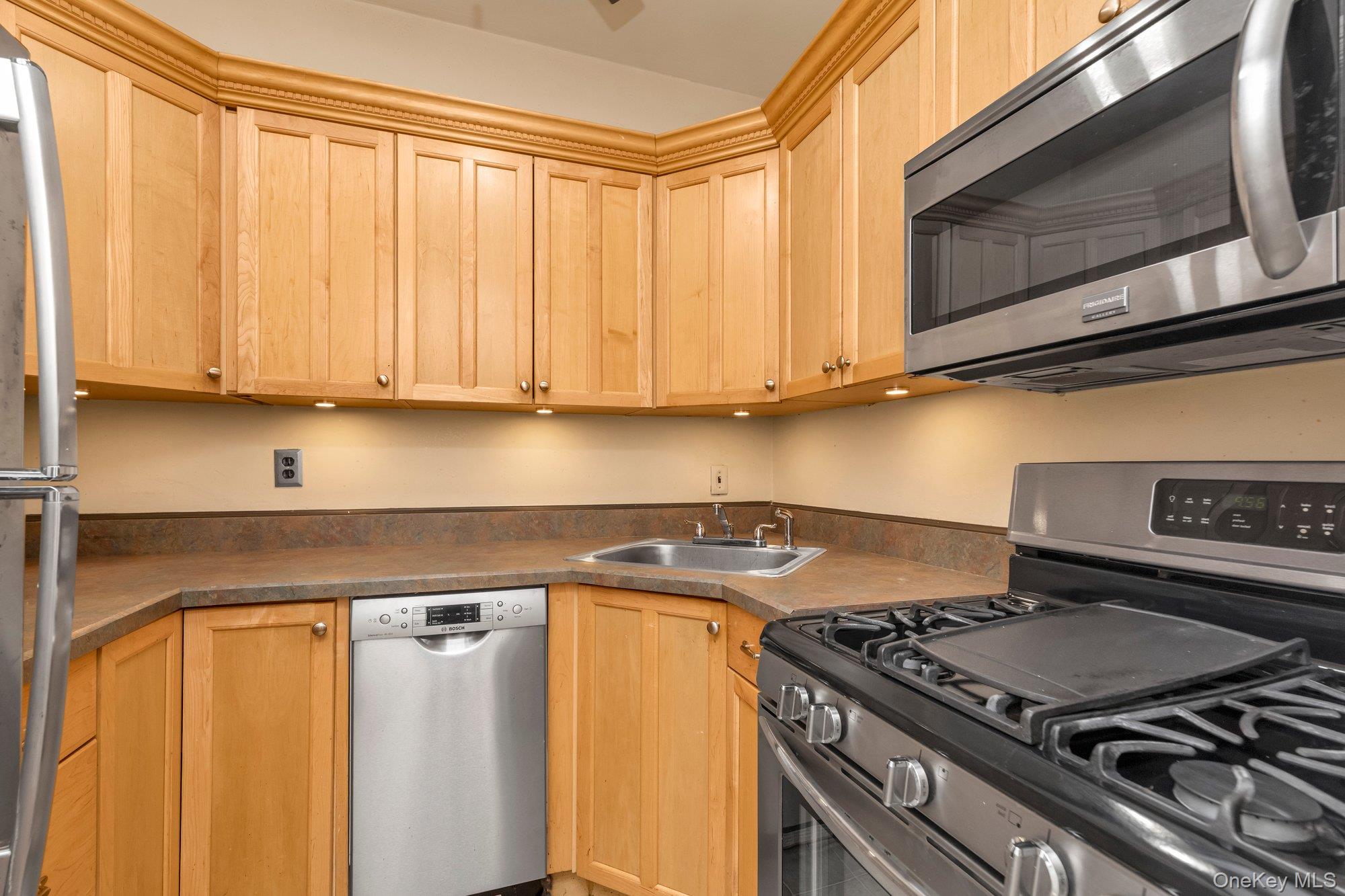 55 Grand Avenue 2a Property Photo 8