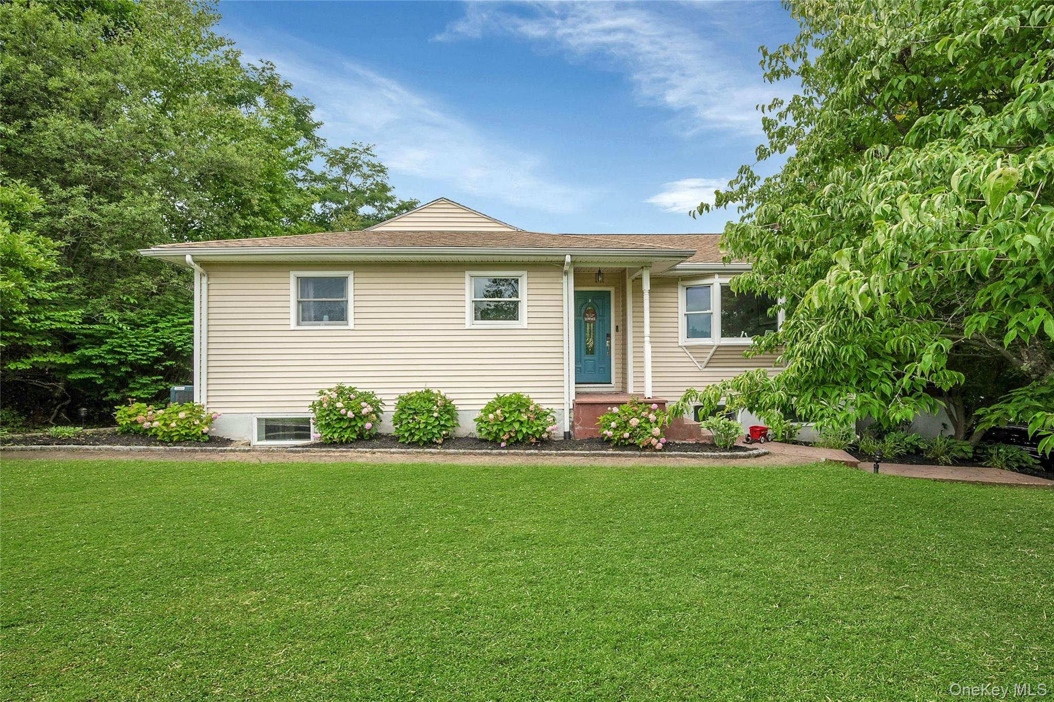 162 Florence Avenue Property Photo 3