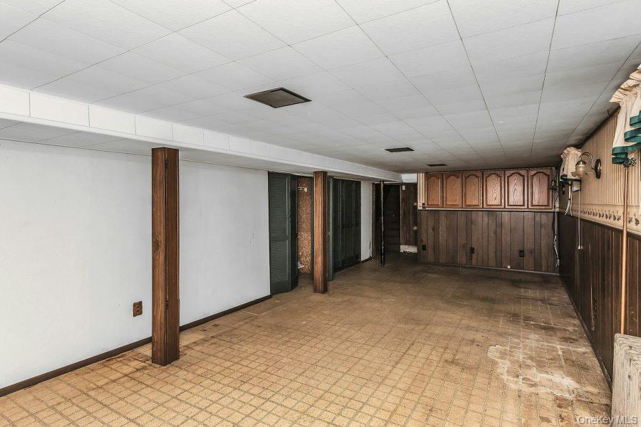 2082 Central Drive Property Photo 12