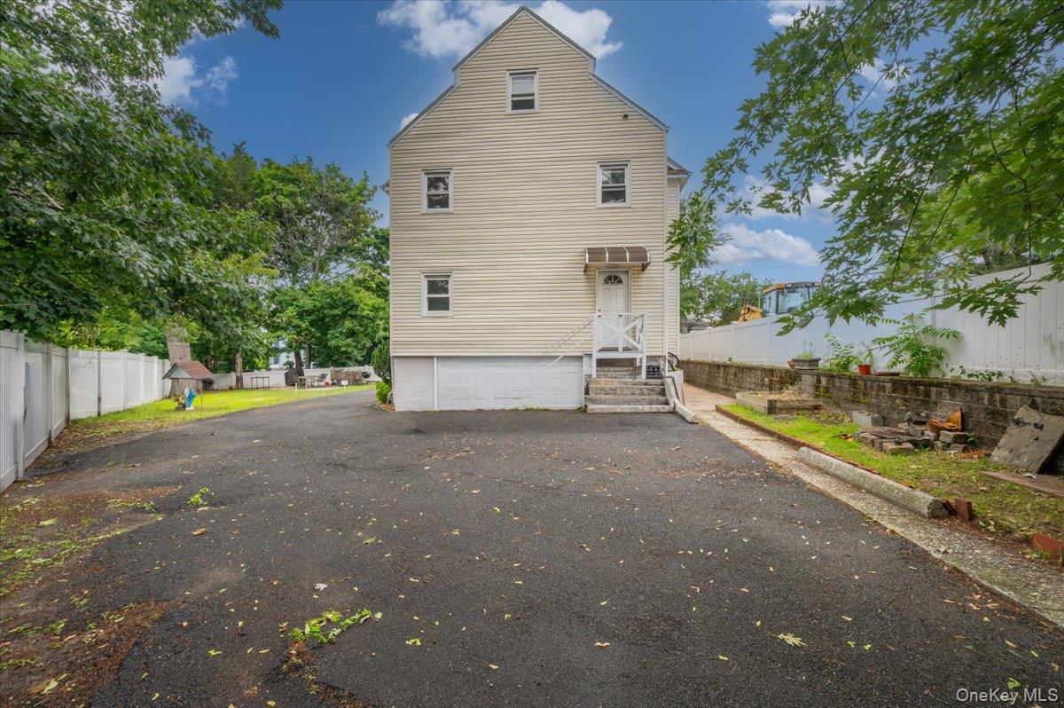 95 Grant Street Property Photo 4